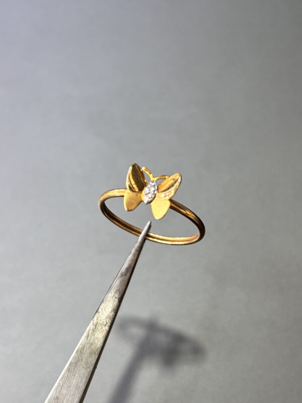 Women Double Shade Diamond Ring